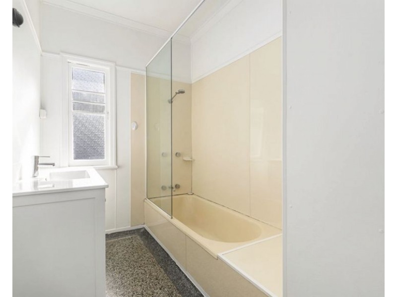 11 Challinor Street, Sadliers Crossing QLD 4305