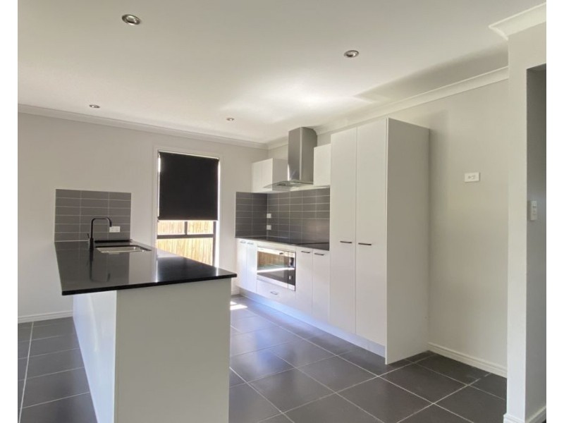 43 Mackellar way, Walloon QLD 4306