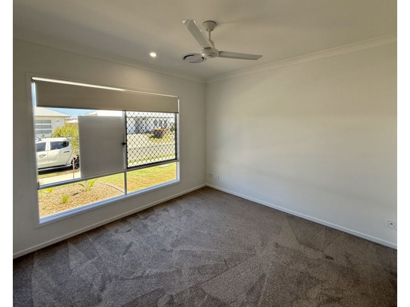 11 Glenthorne Street, Redland Bay QLD 4165