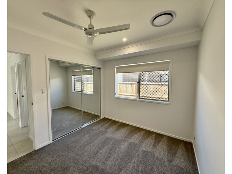 11 Glenthorne Street, Redland Bay QLD 4165