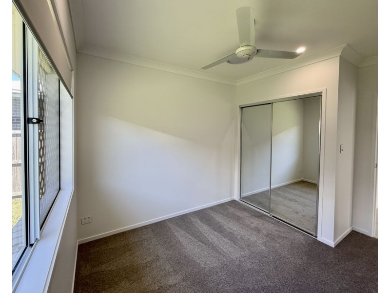 11 Glenthorne Street, Redland Bay QLD 4165