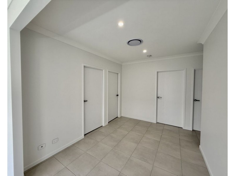 11 Glenthorne Street, Redland Bay QLD 4165