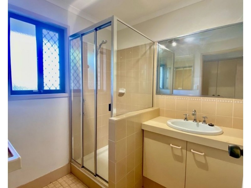 1/25 Henty Drive, Redbank Plains QLD 4301
