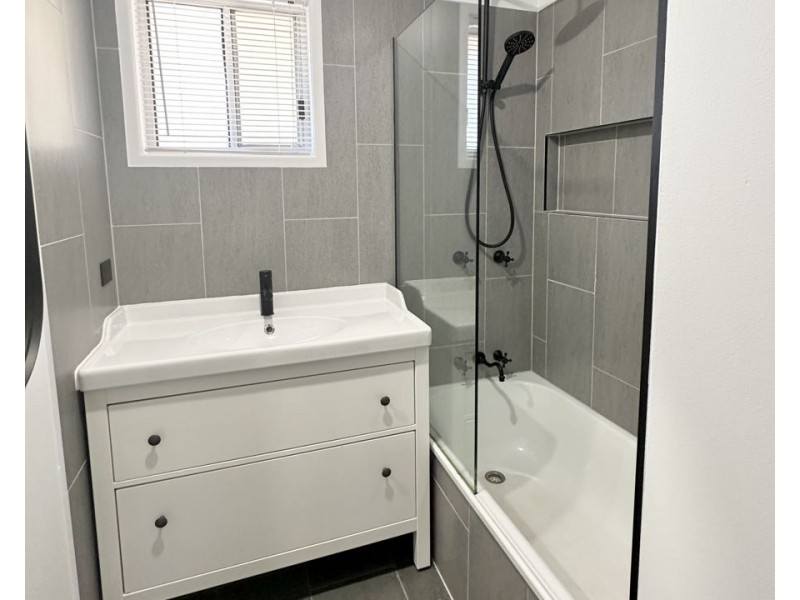 23 Trevor St, Beachmere QLD 4510
