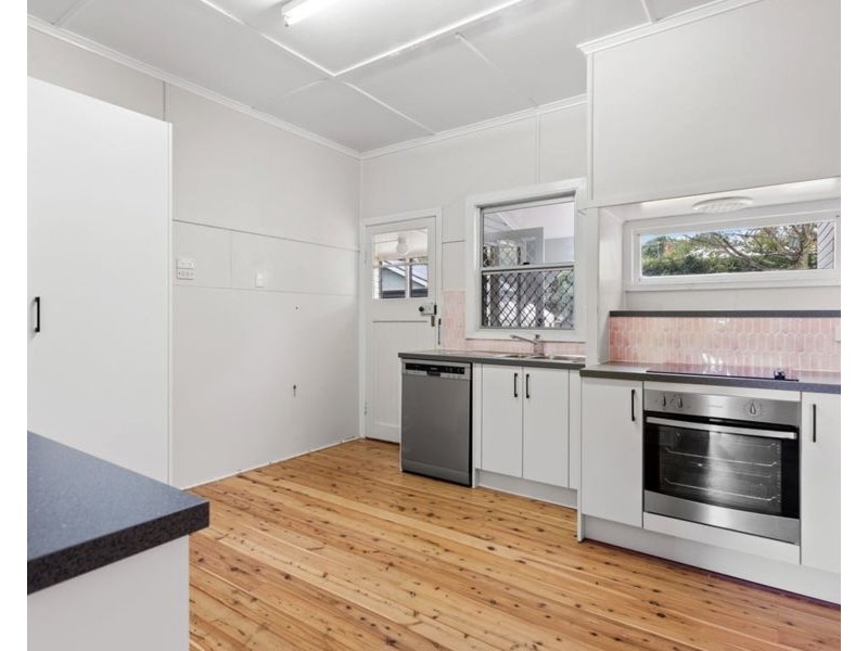 17 Geoffery St, Mount Lofty QLD 4350