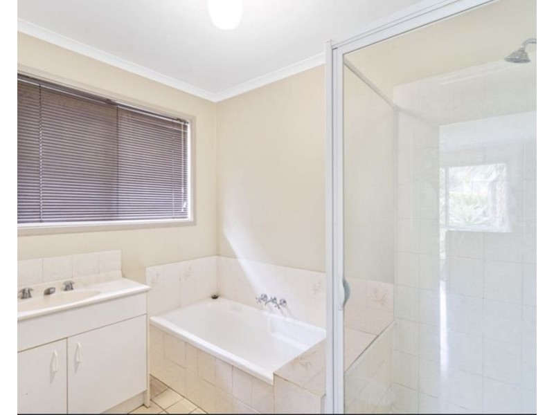 5 Ashfield St, North Ipswich QLD 4305