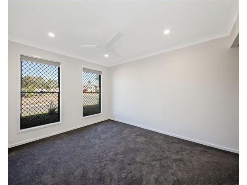73 Pepper Tree Dr, Holmview QLD 4207