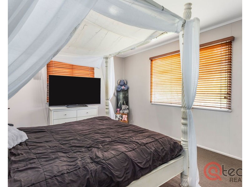 24 Emerald Street, Brassall QLD 4305