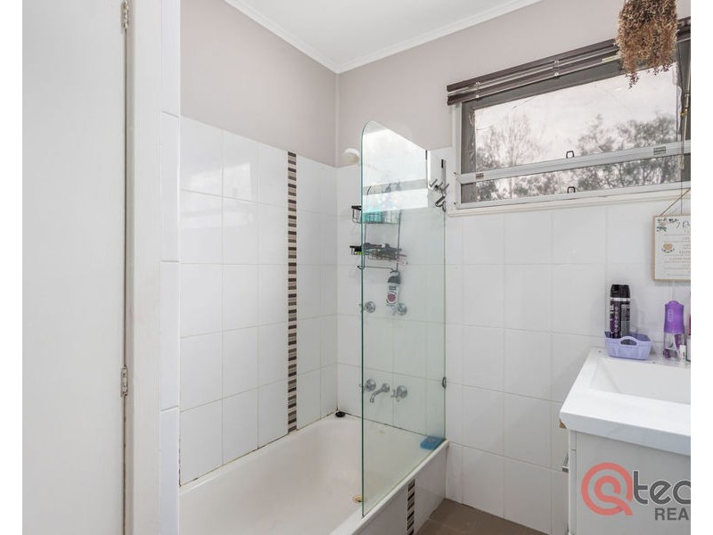 24 Emerald Street, Brassall QLD 4305