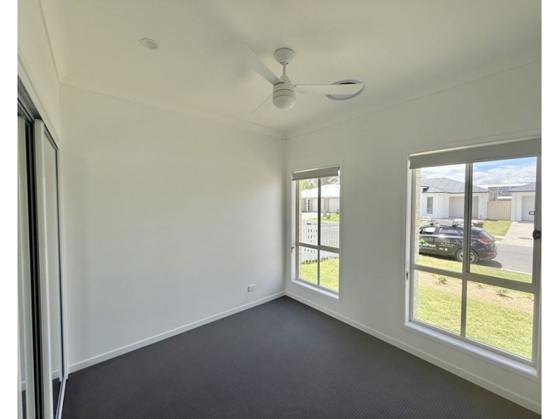 1/34 Carousel Street, Hillcrest QLD 4118