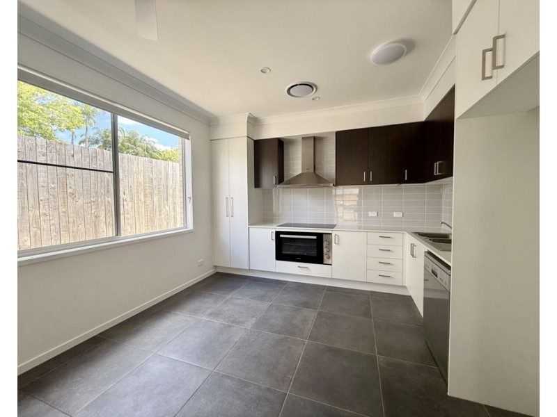 1/34 Carousel Street, Hillcrest QLD 4118