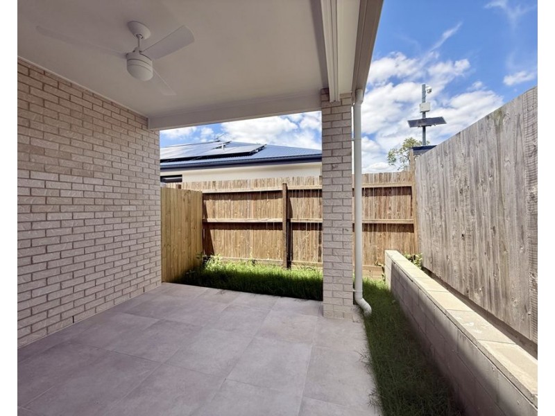 1/34 Carousel Street, Hillcrest QLD 4118