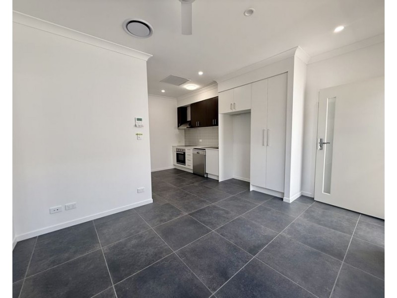 2/34 Carousel Street, Hillcrest QLD 4118
