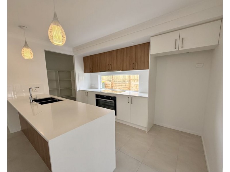 7 Nikola Ct, Bellbird Park QLD 4300