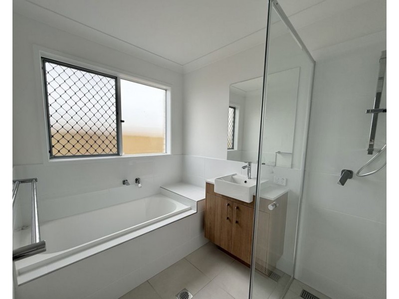 7 Nikola Ct, Bellbird Park QLD 4300