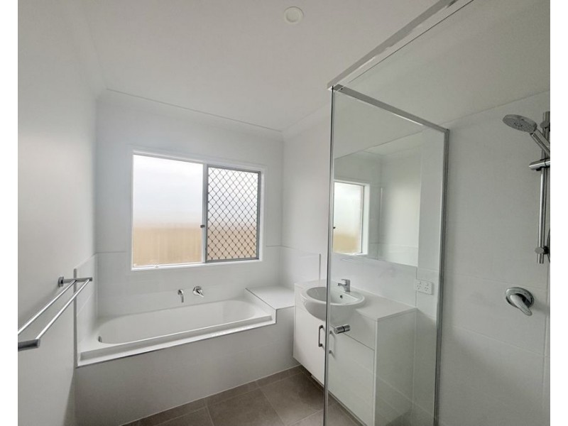 12 Cooper Drive, Collingwood Park QLD 4301