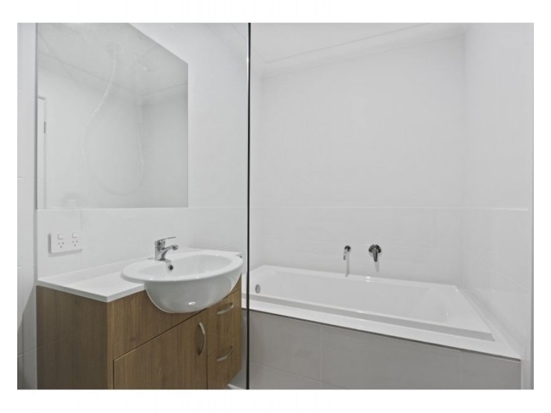1/37 Royal St, Park Ridge QLD 4125
