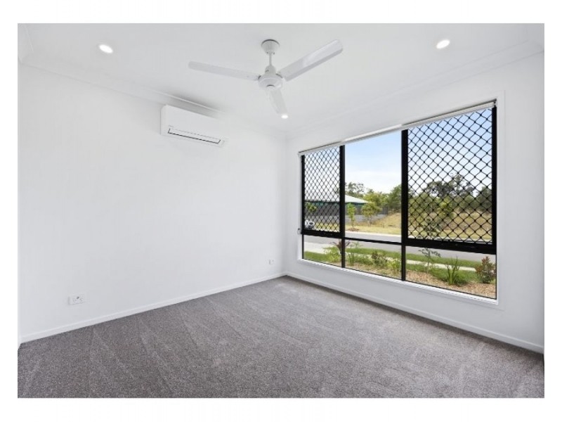 1/37 Royal St, Park Ridge QLD 4125