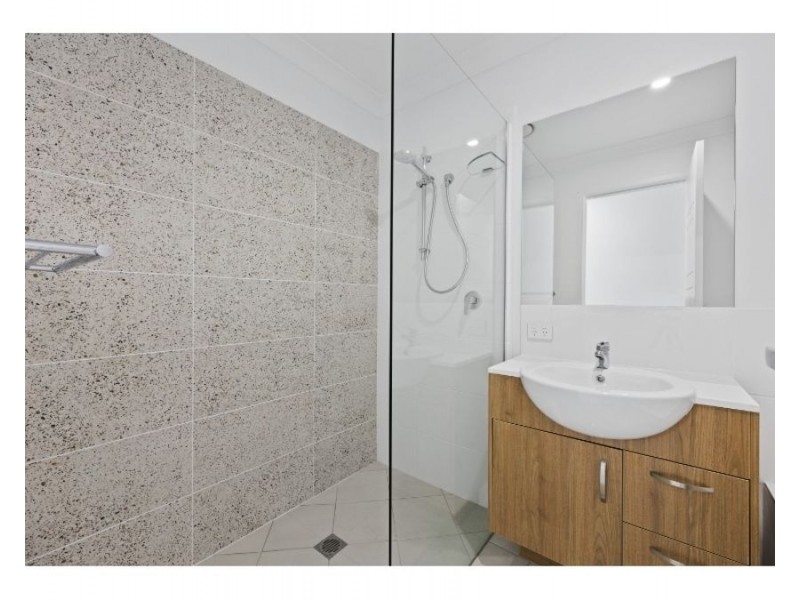 1/37 Royal St, Park Ridge QLD 4125