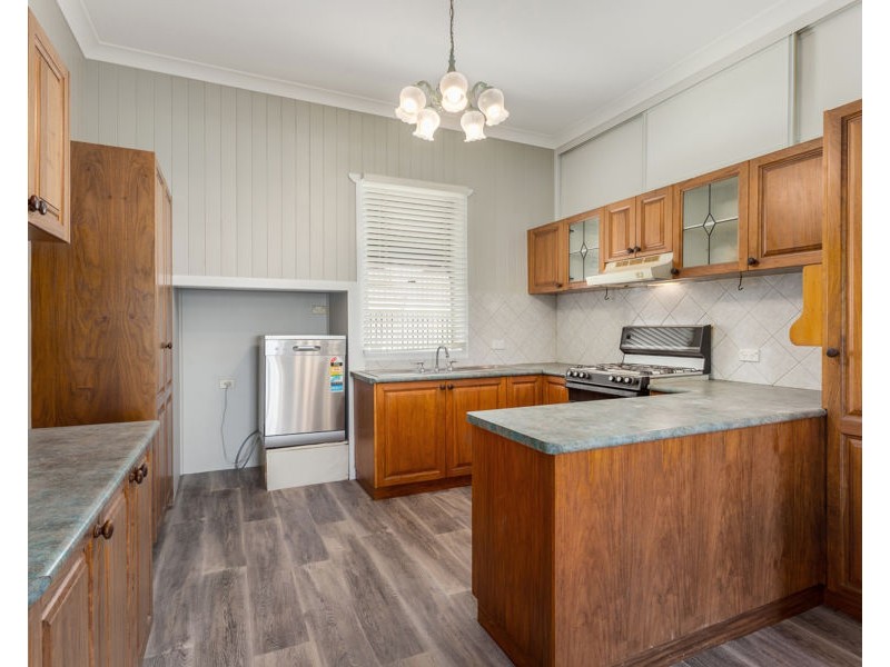 79 Roderick Street, Ipswich QLD 4305