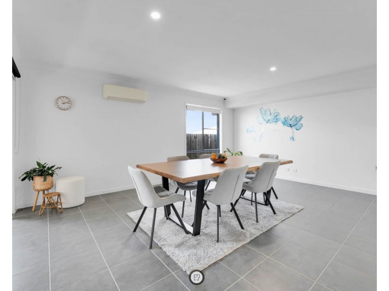 42 Granite St, Yarrabilba QLD 4207