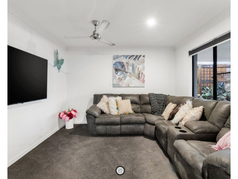 42 Granite St, Yarrabilba QLD 4207