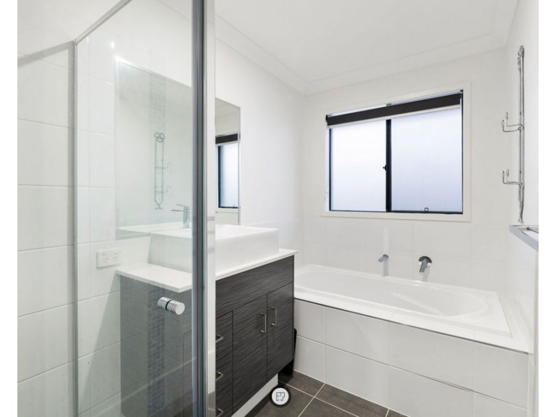 42 Granite St, Yarrabilba QLD 4207