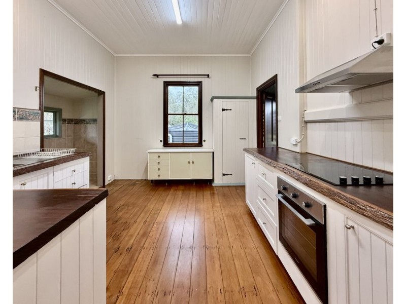 9 Topaz Crs, Lockyer Waters QLD 4311