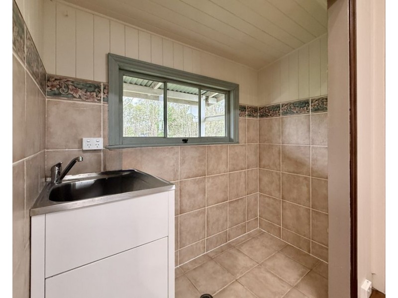 9 Topaz Crs, Lockyer Waters QLD 4311