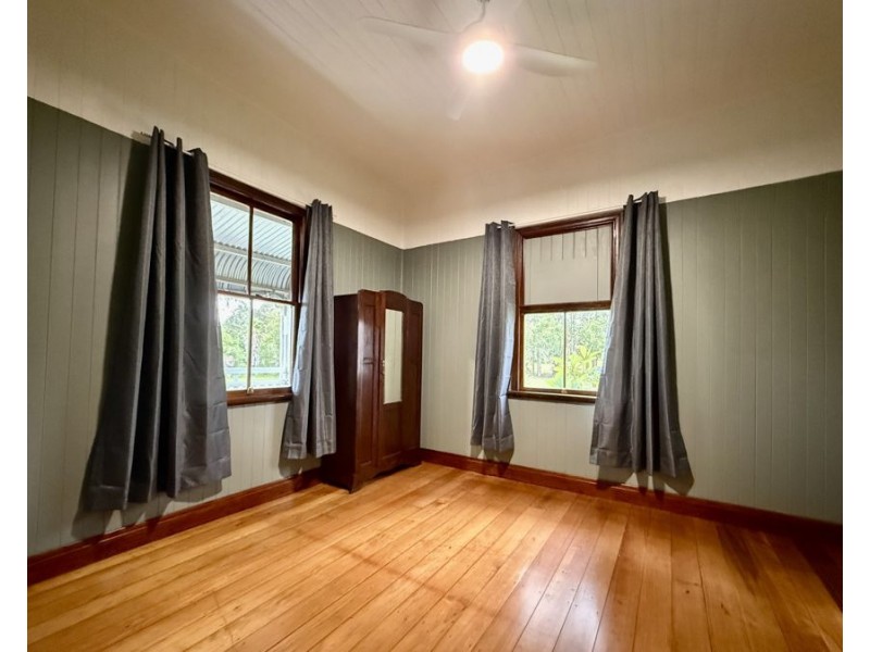 9 Topaz Crs, Lockyer Waters QLD 4311
