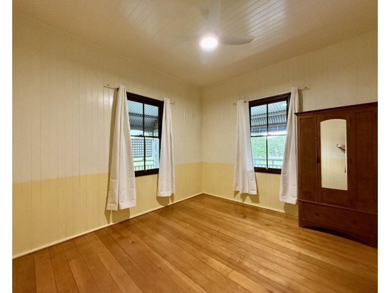9 Topaz Crs, Lockyer Waters QLD 4311