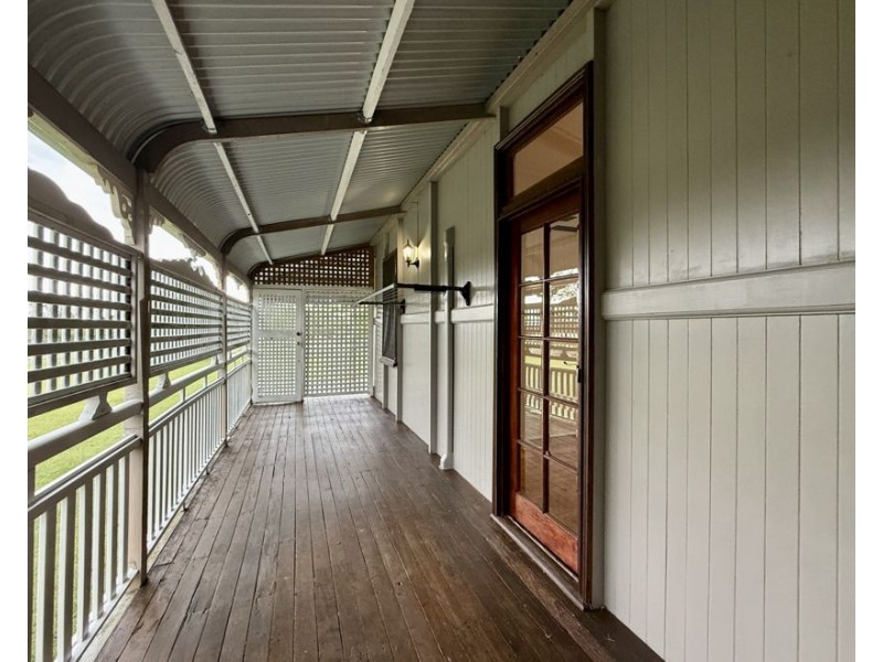 9 Topaz Crs, Lockyer Waters QLD 4311