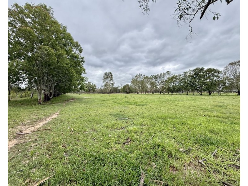 9 Topaz Crs, Lockyer Waters QLD 4311