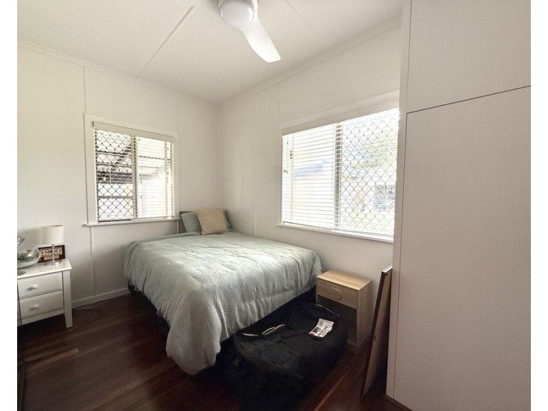 22 Trumpy Street, Silkstone QLD 4304