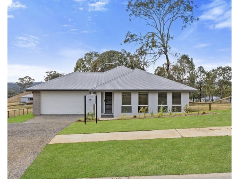 28 Harvest Rd, Meringandan West QLD 4352