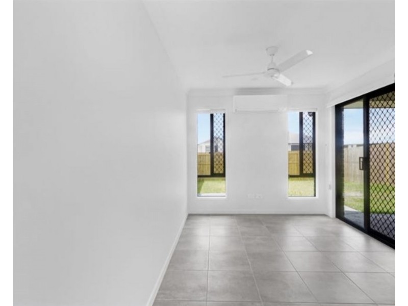 2/14 Pelham St, Logan Reserve QLD 4133