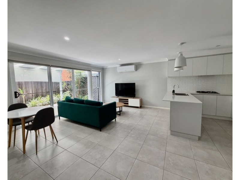 2/43 Hoey St, Kearneys Spring QLD 4350