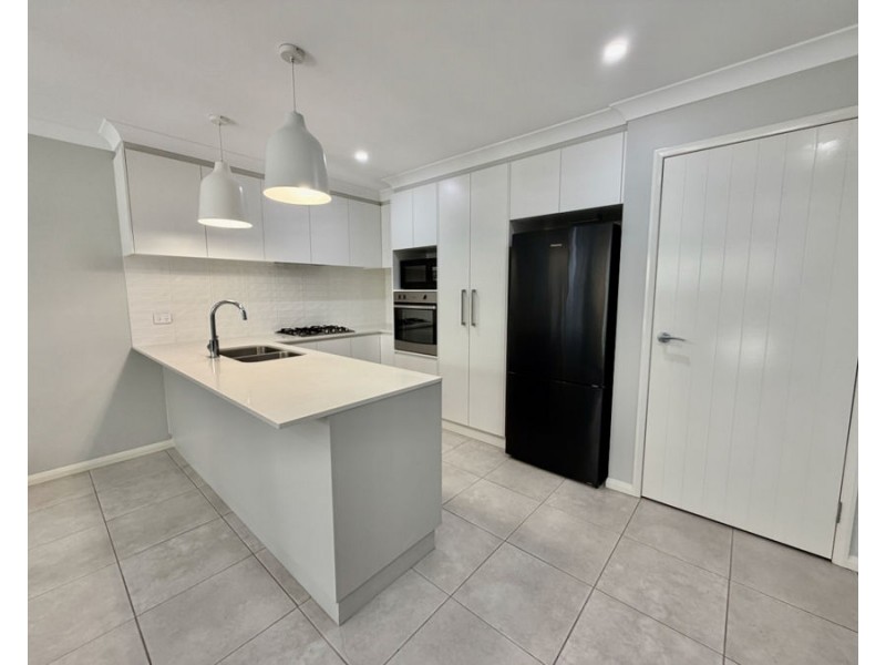 2/43 Hoey St, Kearneys Spring QLD 4350