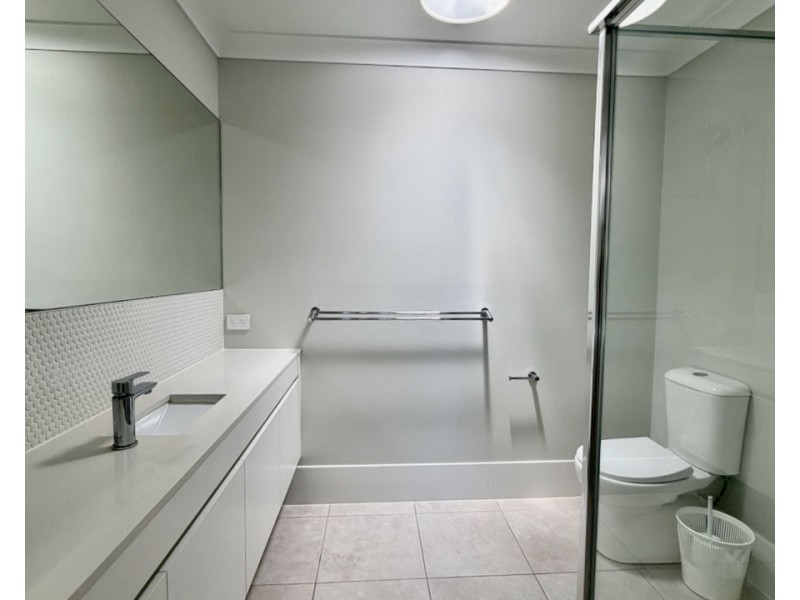 2/43 Hoey St, Kearneys Spring QLD 4350