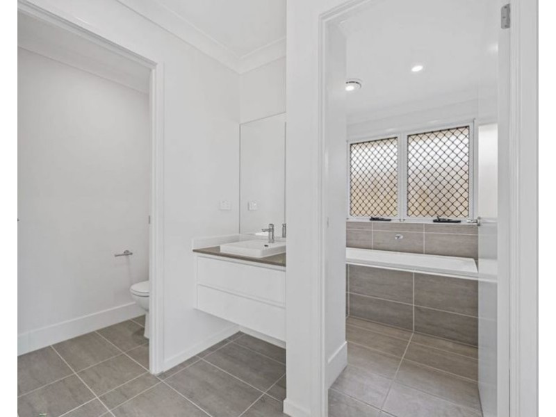 55 Sunrise Street, Ripley QLD 4306