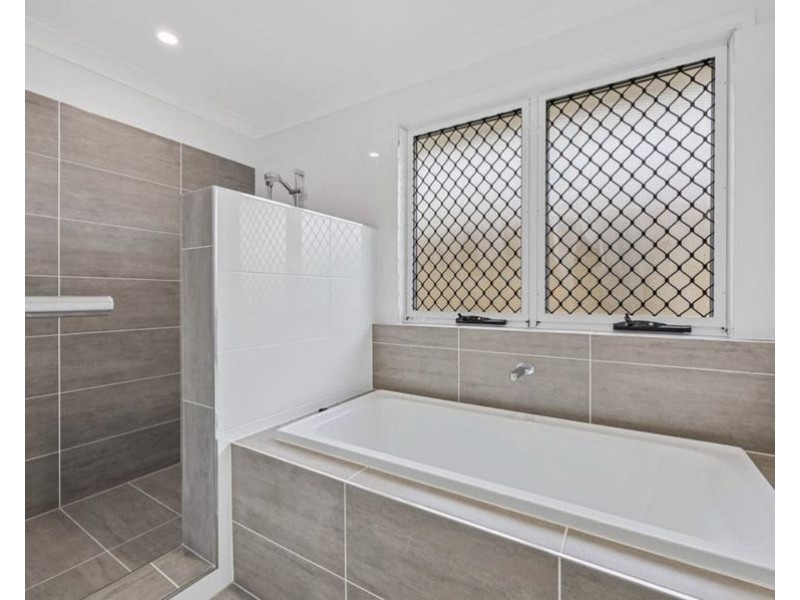 55 Sunrise Street, Ripley QLD 4306