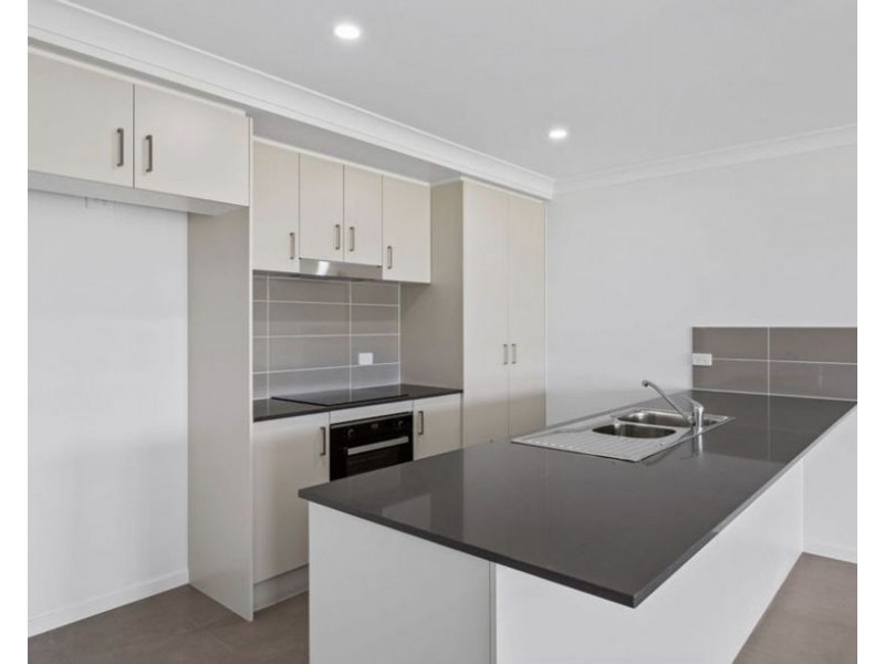 6 Stable Ct, Meringandan West QLD 4352