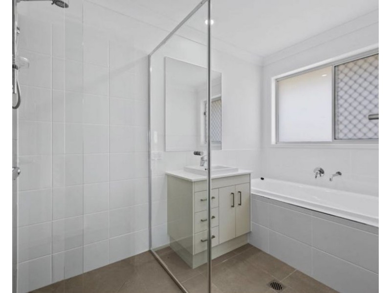 6 Stable Ct, Meringandan West QLD 4352