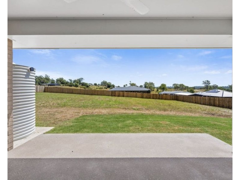 6 Stable Ct, Meringandan West QLD 4352
