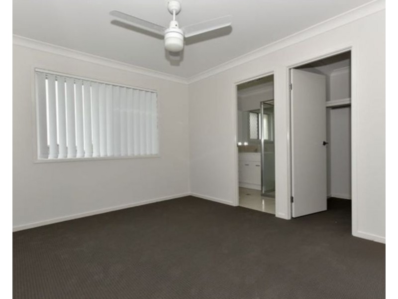 1/7 Wenlock Place, Brassall QLD 4305