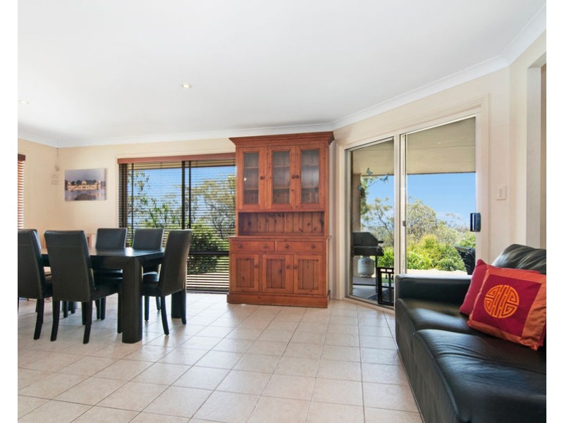 17 Highvale Dr, Helensvale QLD 4212