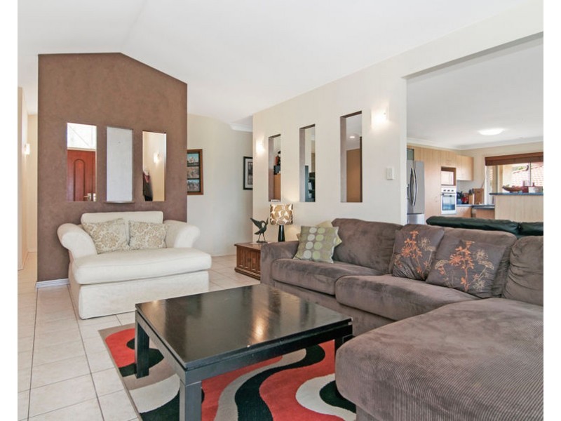 17 Highvale Dr, Helensvale QLD 4212