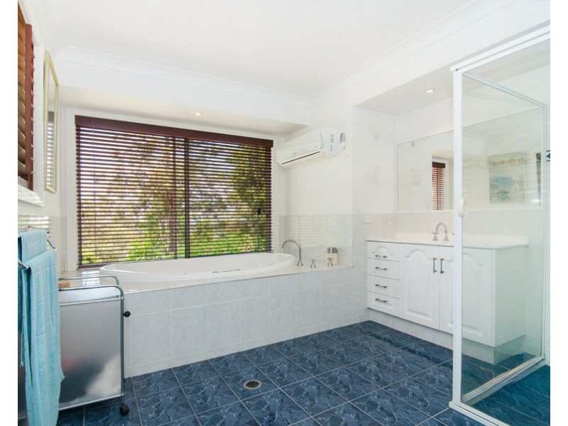 17 Highvale Dr, Helensvale QLD 4212