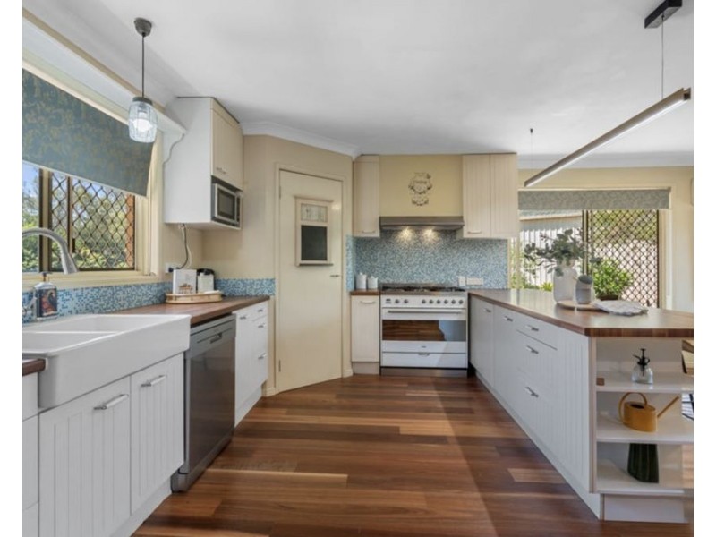 58 Fawkner Crs, Barellan Point QLD 4306