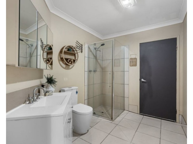 58 Fawkner Crs, Barellan Point QLD 4306